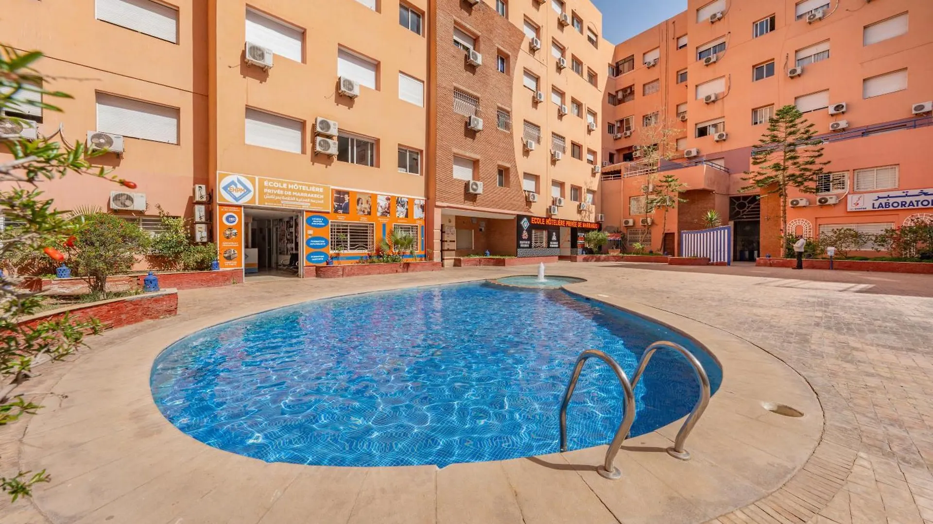 Elegant Appartement 2 Chambres Avec Piscine Et Climatisation A Gueliz Marakéš Maroko